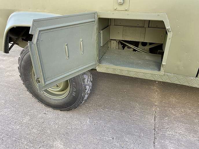 Land Rover Defender 110 Tithonus LHD hardtop - Gallery image 39