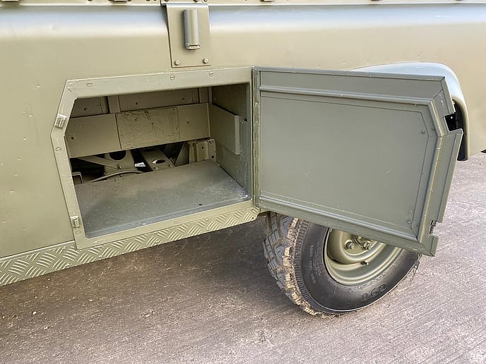 Land Rover Defender 110 Tithonus LHD hardtop - Gallery image 42