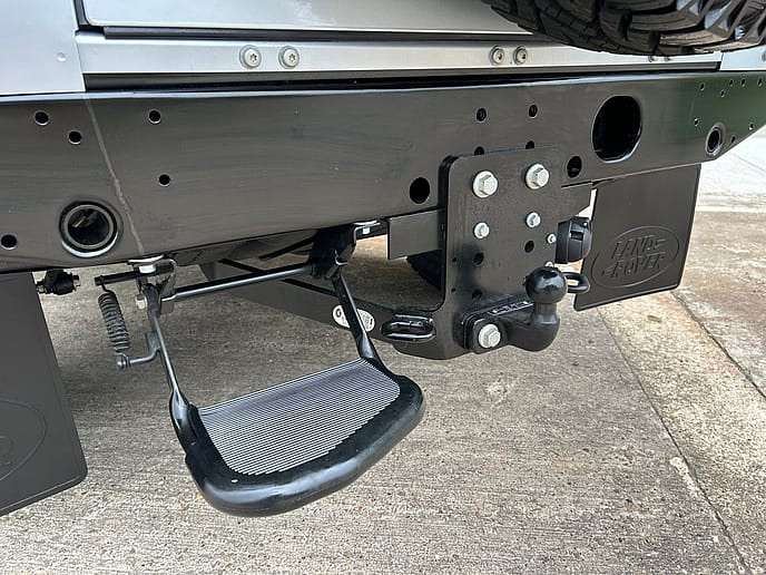 Land Rover Defender 110 XS Station Wagon 7-Seater - Gallery image 30