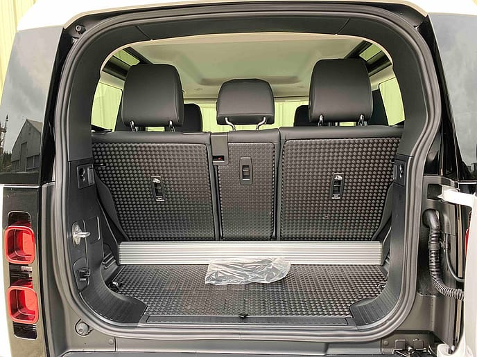 Land Rover: Defender 90 D240 S LHD - Gallery image 10
