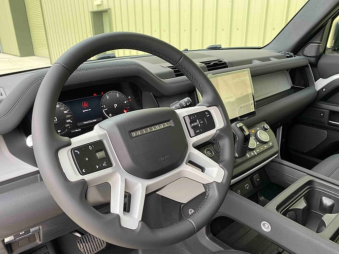 Land Rover: Defender 90 D240 S LHD - Gallery image 12