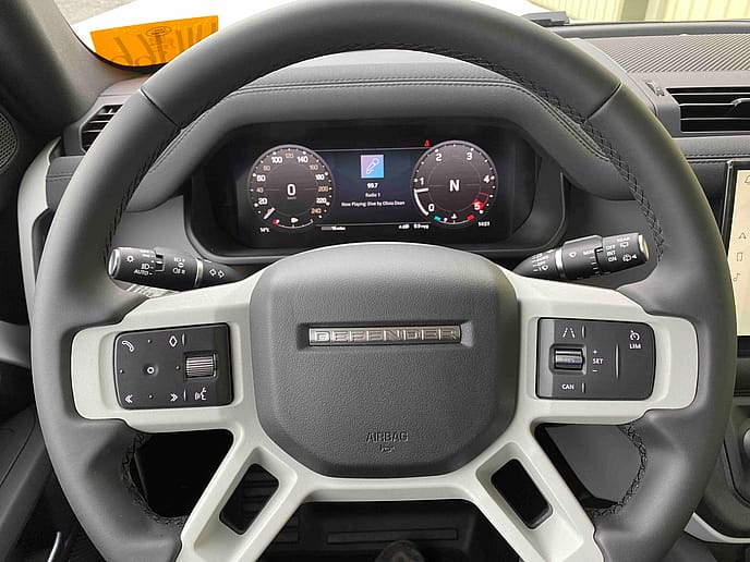 Land Rover: Defender 90 D240 S LHD - Gallery image 13