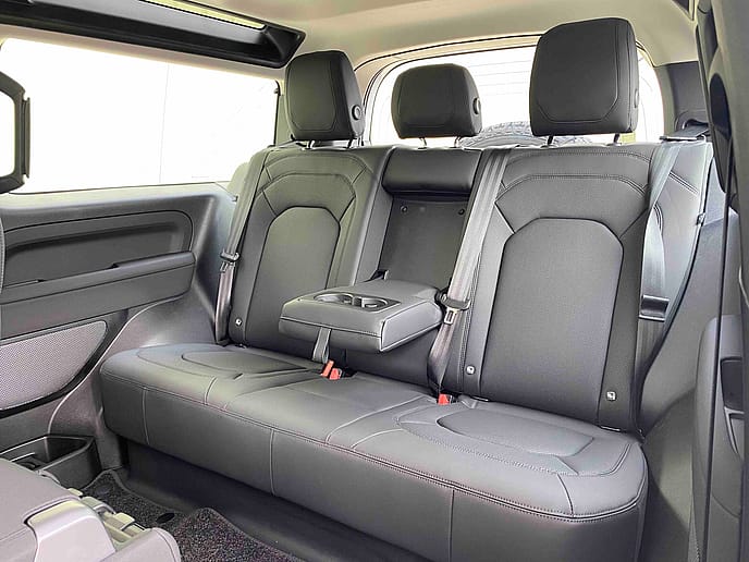 Land Rover: Defender 90 D240 S LHD - Gallery image 21