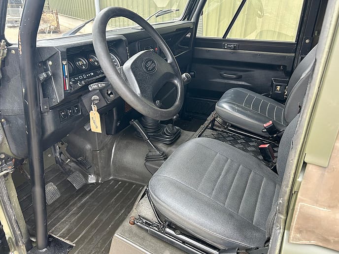 Land Rover TUL Wolf 90 2.5lt 300Tdi : Soft Top LHD - Gallery image 15