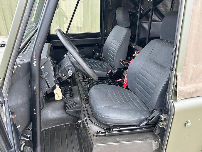 Land Rover TUL Wolf 90 2.5lt 300Tdi : Soft Top LHD - Gallery image 19