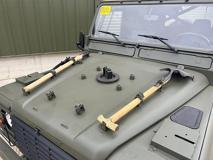 Land Rover TUL Wolf 90 2.5lt 300Tdi : Soft Top LHD - Gallery image 20