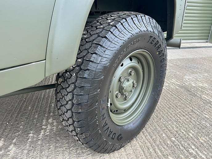 Land Rover TUL Wolf 90 2.5lt 300Tdi : Soft Top LHD - Gallery image 22
