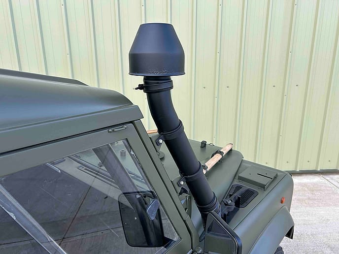 Land Rover TUL Wolf 90 2.5lt 300Tdi : Hard Top LHD - Gallery image 17