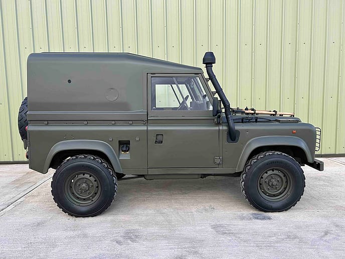 Land Rover TUL Wolf 90 2.5lt 300Tdi : Hard Top LHD - Gallery image 5