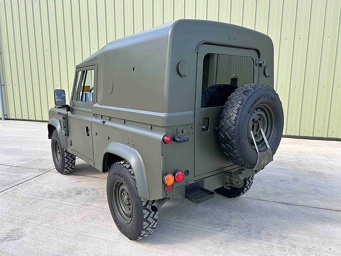 Land Rover TUL Wolf 90 2.5lt 300Tdi : Hard Top LHD - Gallery image 7