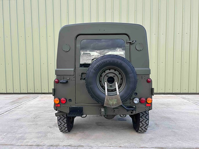 Land Rover TUL Wolf 90 2.5lt 300Tdi : Hard Top LHD - Gallery image 8