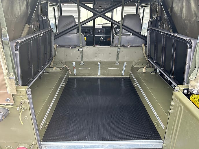 Land Rover TUL Wolf 90: Soft Top RHD - Gallery image 12