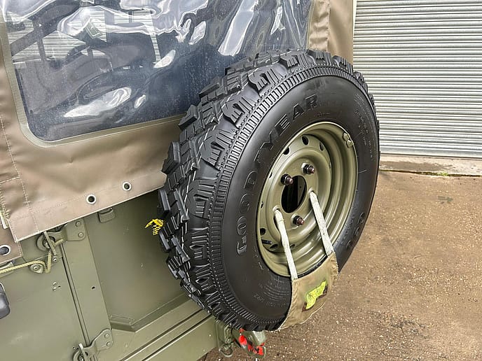Land Rover TUL Wolf 90: Soft Top RHD - Gallery image 21