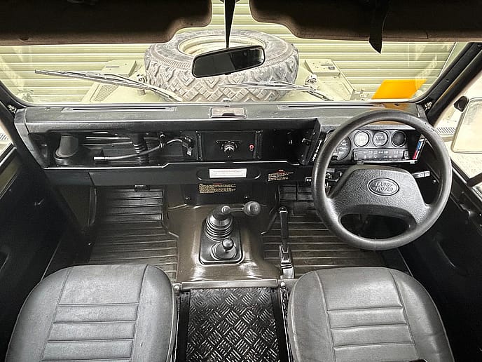 Land Rover TUL Wolf 90: Soft Top RHD - Gallery image 15