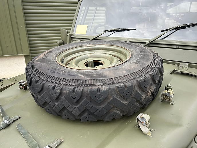 Land Rover TUL Wolf 90: Soft Top RHD - Gallery image 24