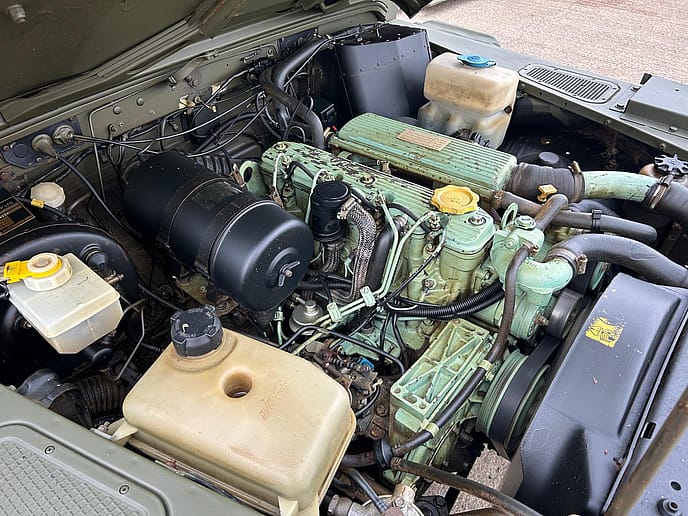 Land Rover TUL Wolf 90: Soft Top RHD - Gallery image 27