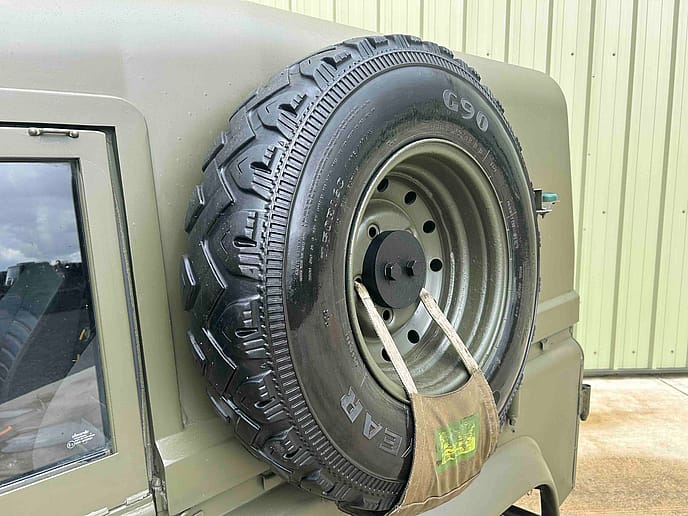 Land Rover TUL Wolf 90: Hard Top RHD - Gallery image 16
