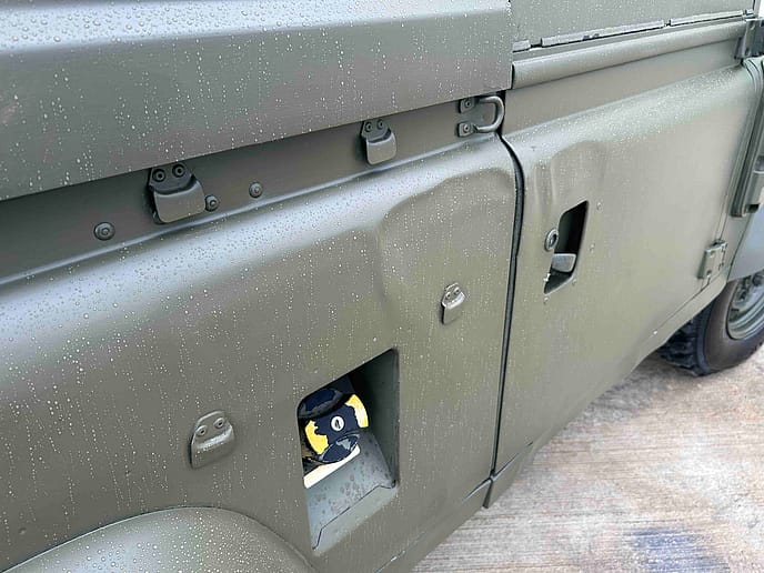 Land Rover TUL Wolf 90: Hard Top RHD - Gallery image 19