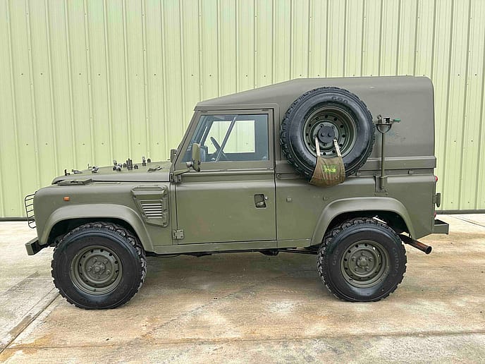 Land Rover TUL Wolf 90: Hard Top RHD - Gallery image 4