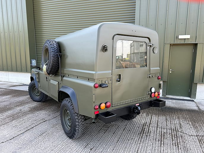 Land Rover TUM Wolf 110: Hard Top LHD - Gallery image 6