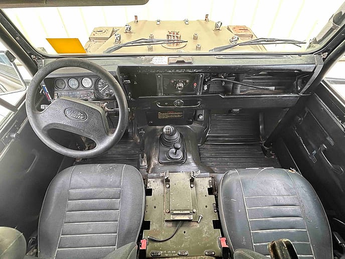 Land Rover TUM Wolf 110: Hard Top LHD - Gallery image 13