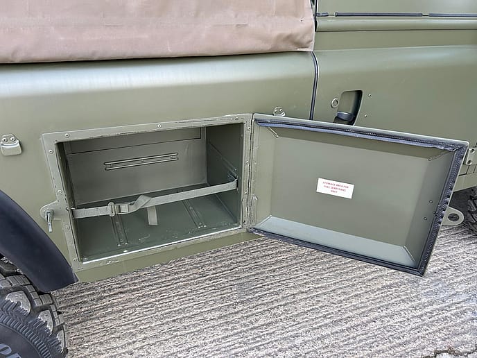 Land Rover Wolf 110 TUM 2.5lt 300Tdi Soft Top RHD - Gallery image 22