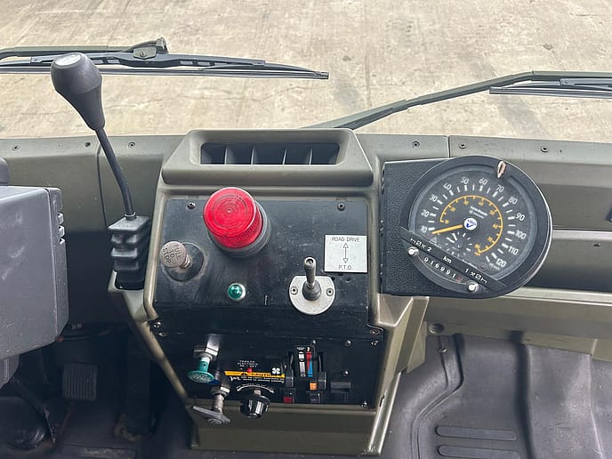 Leyland DAF 5000 litre 4x4 Aircraft Refuelling Tanker LHD - Gallery image 31