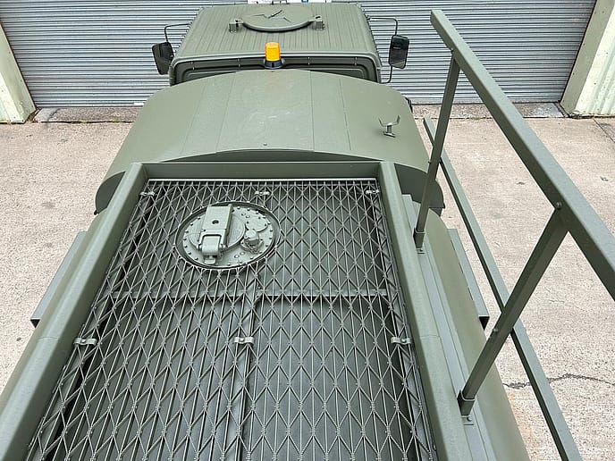 Leyland DAF 5000 litre 4x4 Aircraft Refuelling Tanker LHD - Gallery image 12