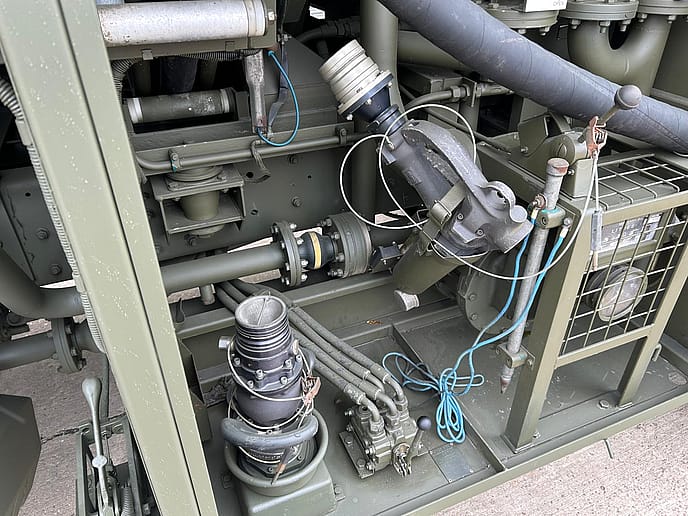 Leyland DAF 5000 litre 4x4 Aircraft Refuelling Tanker LHD - Gallery image 22
