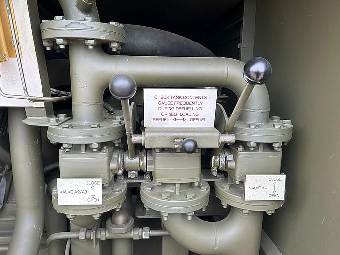 Leyland DAF 5000 litre 4x4 Aircraft Refuelling Tanker LHD - Gallery image 26