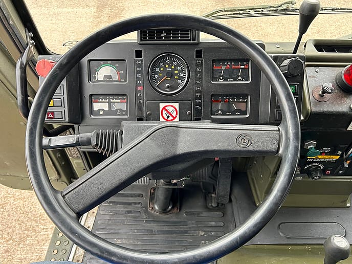 Leyland DAF 5000 litre 4x4 Aircraft Refuelling Tanker LHD - Gallery image 31
