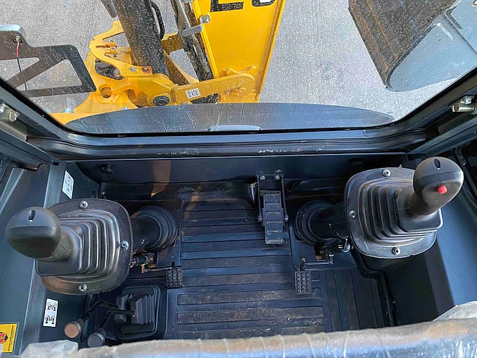 Mahindra: VX90 4X4 Earth Master Backhoe Loader - Gallery image 25