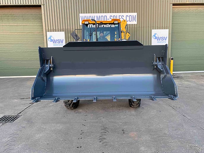 Mahindra: VX90 4X4 Earth Master Backhoe Loader - Gallery image 9