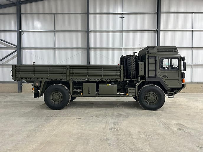 MAN HX60 : 4x4 Flatbed truck - Gallery image 5