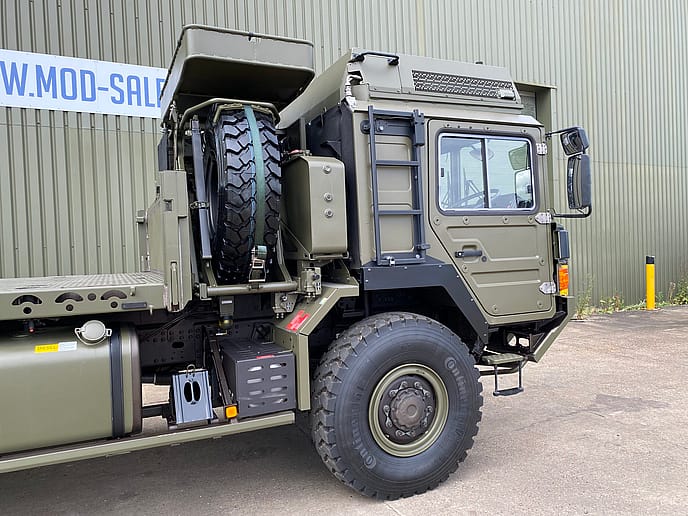 MAN HX60 : 4x4 Flatbed truck Unused Reserve Condition - Gallery image 9