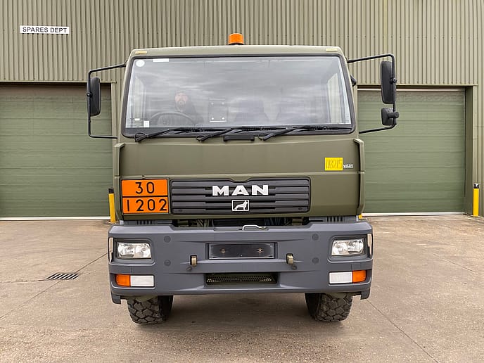 MAN LE 14.220 5000 litre 4x4 Tanker/Refueller RHD - Gallery image 2
