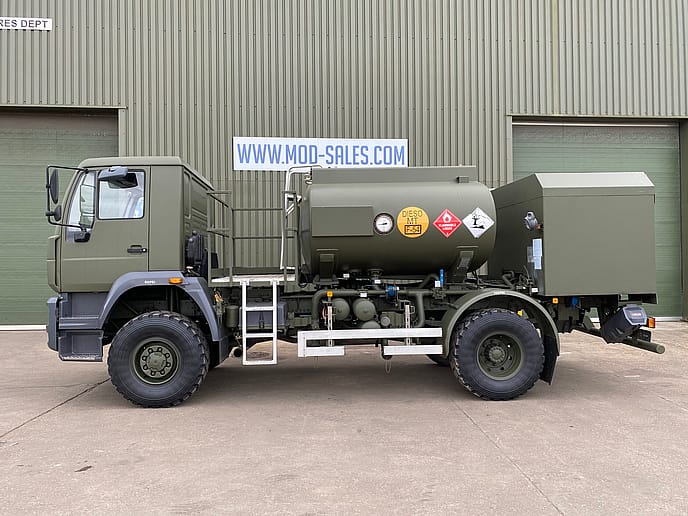 MAN LE 14.220 5000 litre 4x4 Tanker/Refueller RHD - Gallery image 4