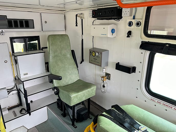 Pinzgauer: 718 6x6 Ambulance TMV RHD - Gallery image 15