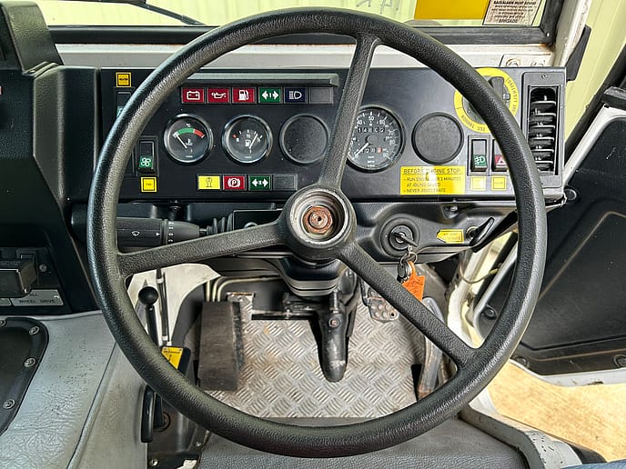 Pinzgauer: 718 6x6 Ambulance TMV RHD - Gallery image 18