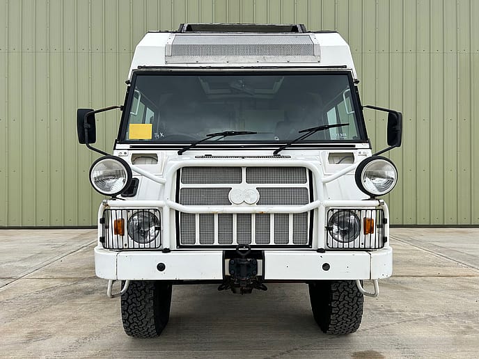 Pinzgauer: 718 6x6 Ambulance TMV RHD - Gallery image 2