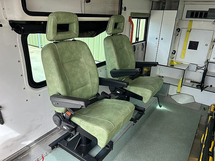 Pinzgauer: 718 6x6 Ambulance TMV RHD - Gallery image 23