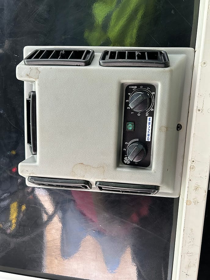 Pinzgauer: 718 6x6 Ambulance TMV RHD - Gallery image 29