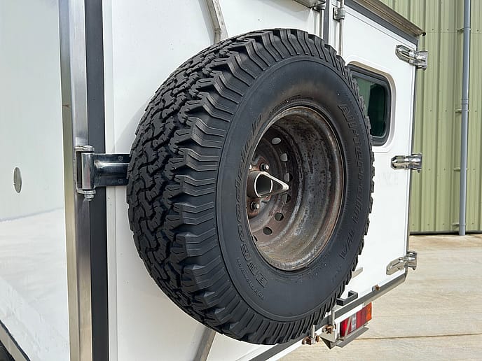Pinzgauer: 718 6x6 Ambulance TMV RHD - Gallery image 30