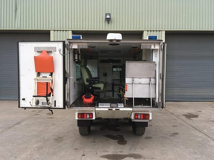 Pinzgauer: 718 6x6 Ambulance TMV RHD - Gallery image 11