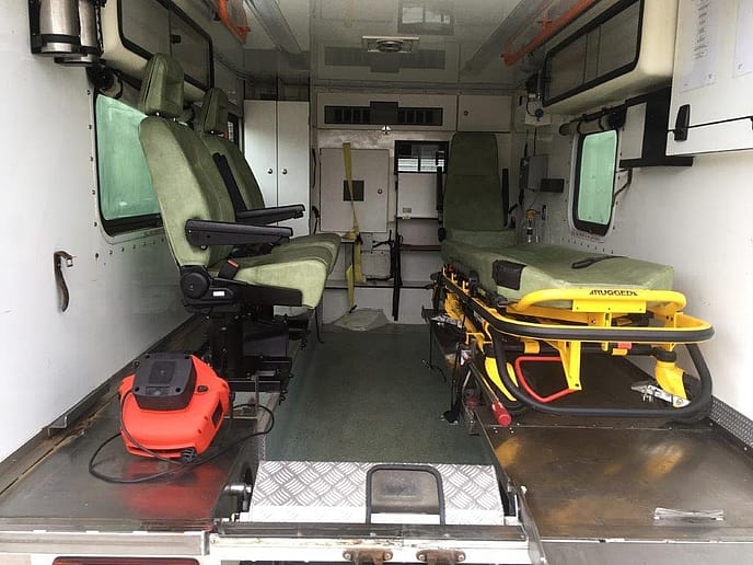 Pinzgauer: 718 6x6 Ambulance TMV RHD - Gallery image 13