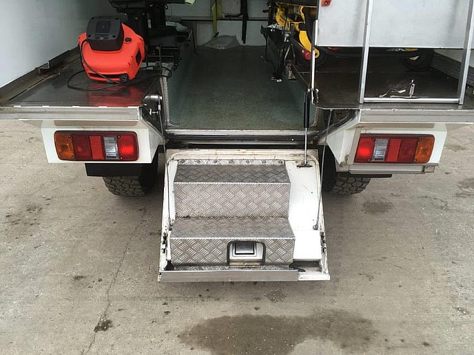 Pinzgauer: 718 6x6 Ambulance TMV RHD - Gallery image 14