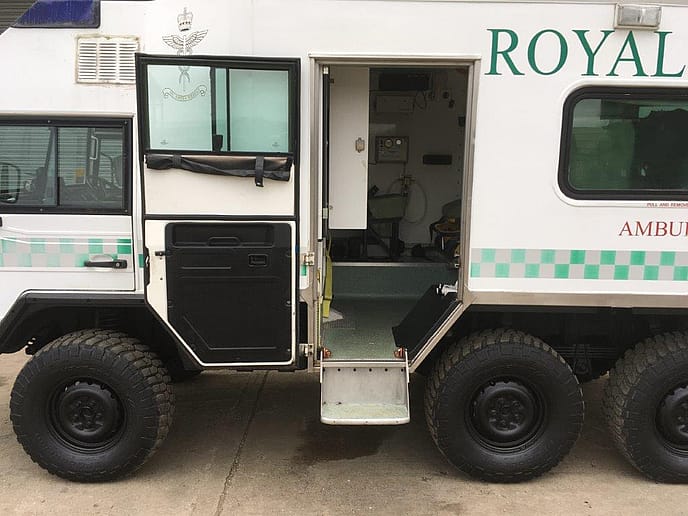 Pinzgauer: 718 6x6 Ambulance TMV RHD - Gallery image 16