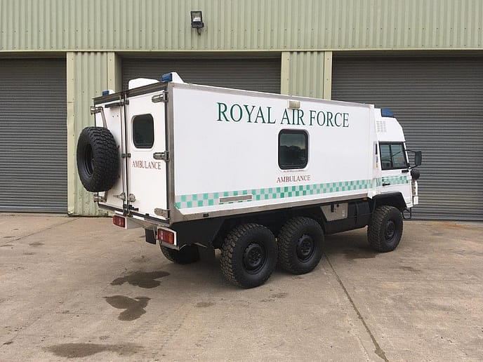 Pinzgauer: 718 6x6 Ambulance TMV RHD - Gallery image 6