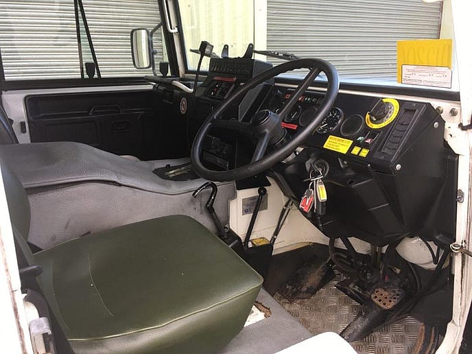 Pinzgauer: 718 6x6 Ambulance TMV RHD - Gallery image 8