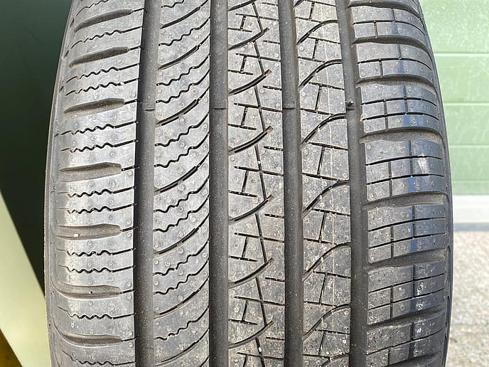 Pirelli 255/60R20 Scorpion c/w Diamond Turned Alloys - Gallery image 7